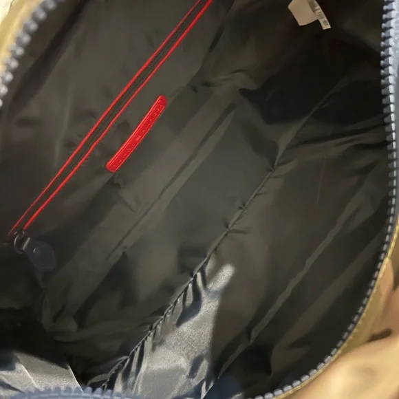 (SOLD) NWT Tommy Hilfiger weekender bag unisex camo green - Picture 3 of 7